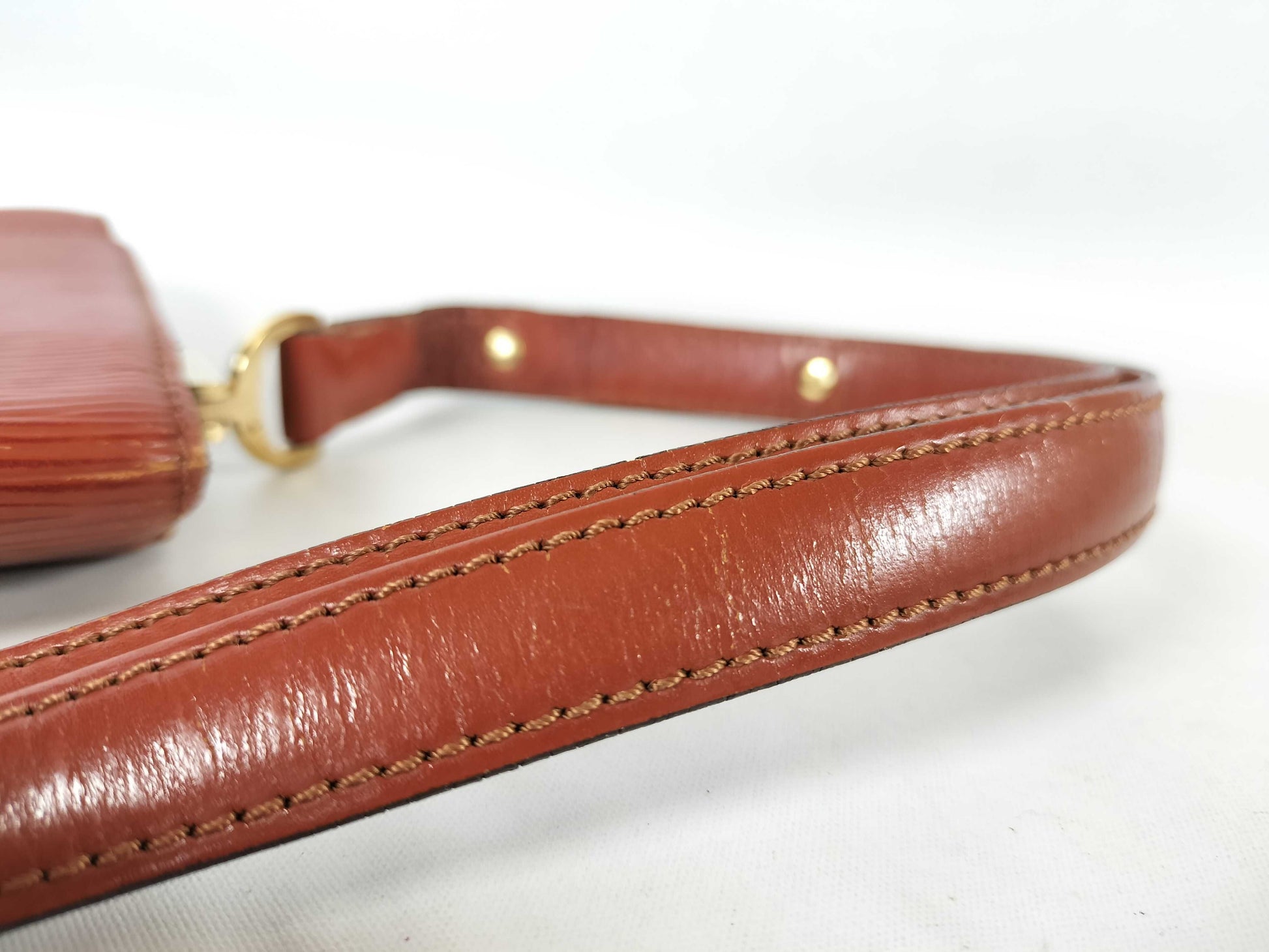 LOUIS VUITTON Epi Free Run Shoulder Bag