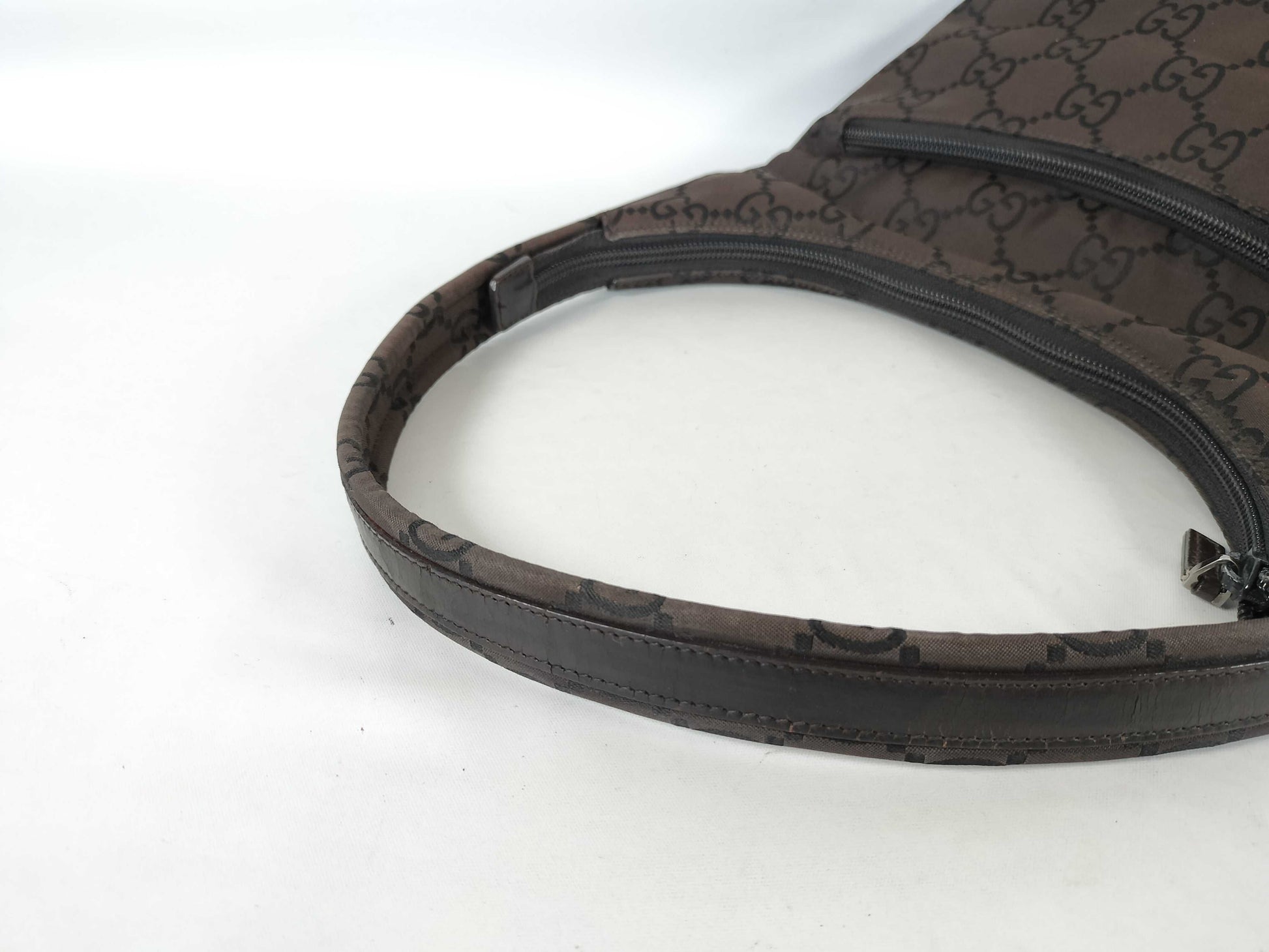 GUCCI GUCCI GG Canvas One-Shoulder Bag Handbag