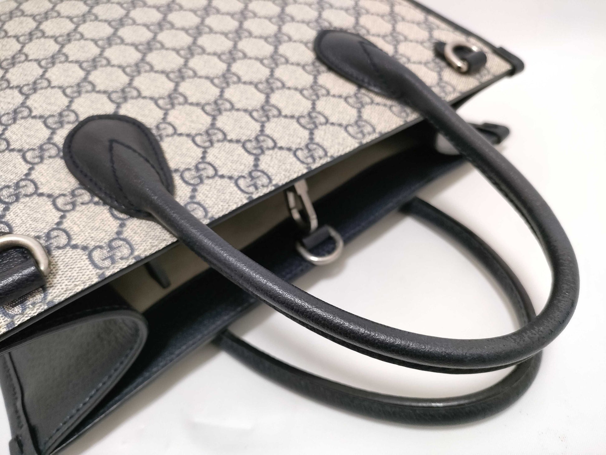 GUCCI GG Supreme GUCCI Tote Bag GG Supreme Interlocking Double G Tote Bag