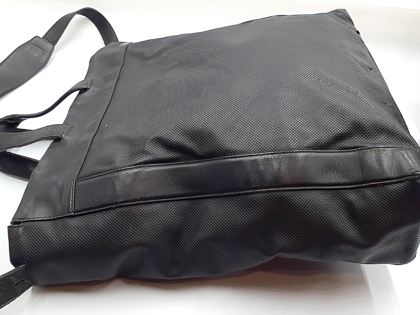 BOTTEGA VENETA 3-Piece Set: 2-Way Leather Tote, Leather Shoulder Bag, Marco Polo Drawstring Shoulder Bag