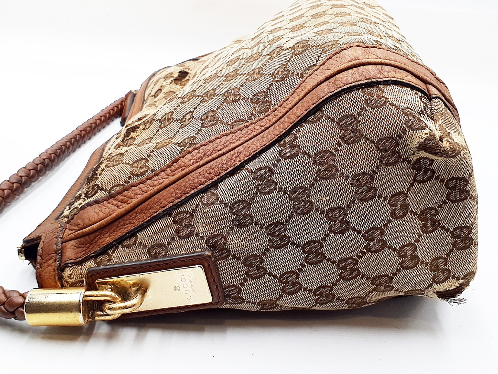 GUCCI 4-piece set: GG canvas, GG crystal, bamboo fringe, and leather tote bag