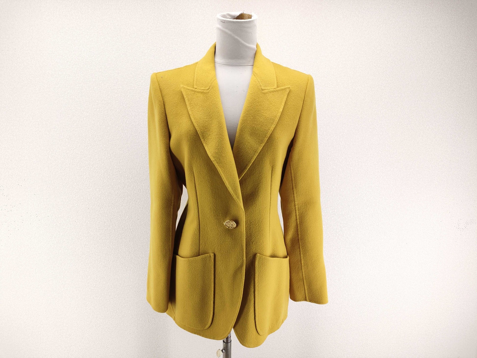 Yves Saint Laurent logo gold button double-face yellow vivid color wool jacket