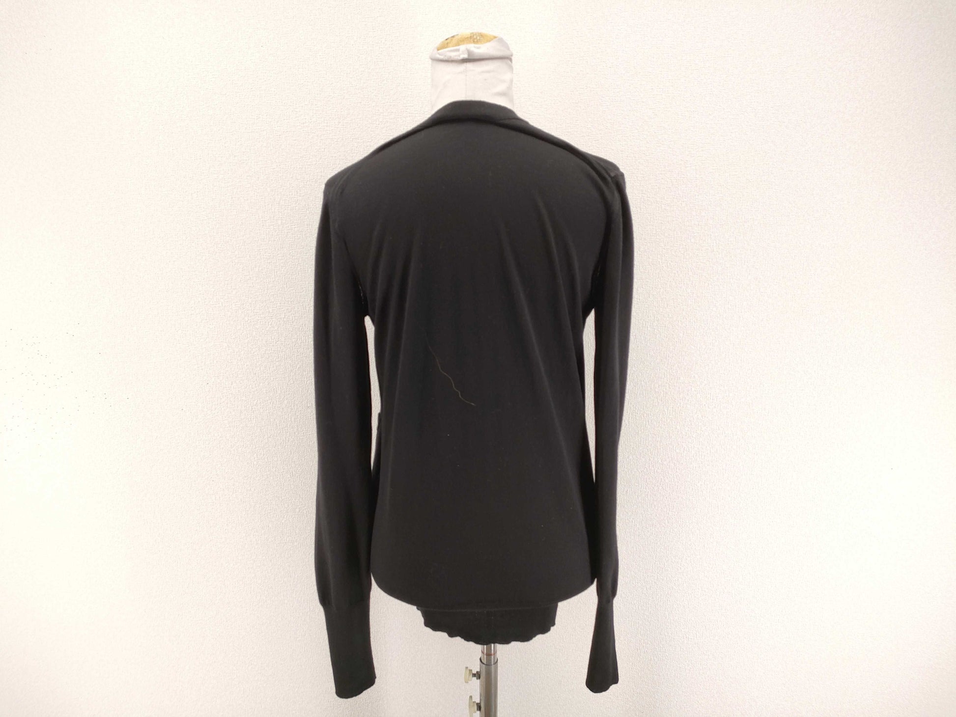 CELINE Phoebe Triomphe Logo Embroidered Knit Cardigan in Black. Triomphe Logo Embroidered Wool Phoebe Fa Iro Cardigan.