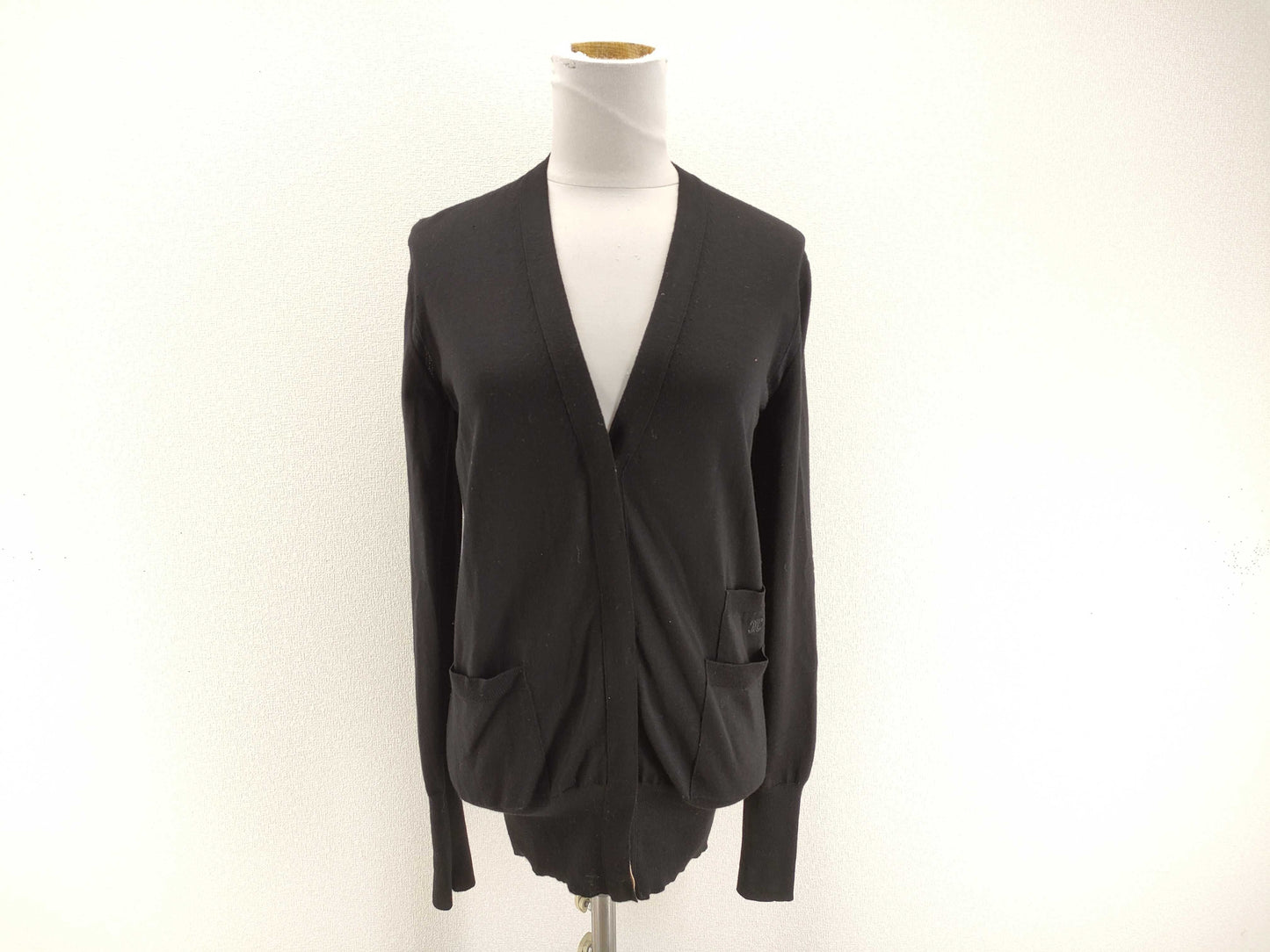 CELINE Phoebe Triomphe Logo Embroidered Knit Cardigan in Black. Triomphe Logo Embroidered Wool Phoebe Fa Iro Cardigan.