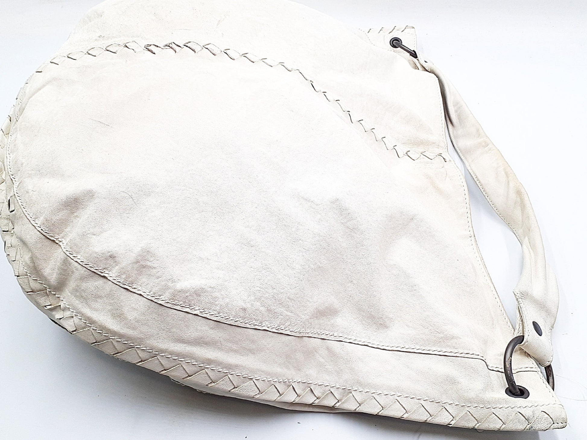 BOTTEGA VENETA Intrecciato Leather White One-Shoulder Shoulder Bag