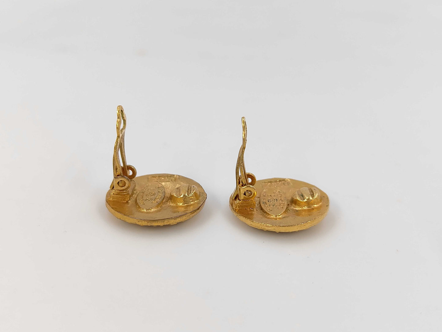 CHANEL 2820 Coco Mark Gold GP Earrings Vintage Accessories Earrings