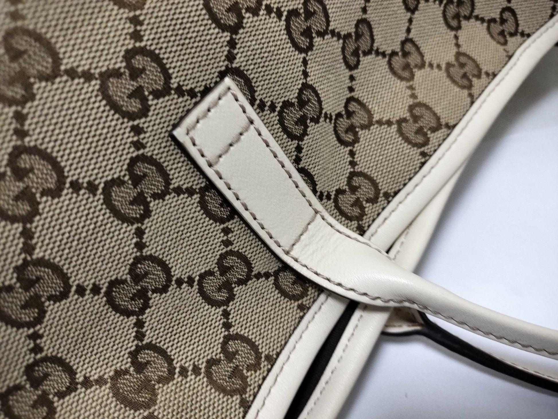 LOUIS VUITTON GUCCI Abbey Interlocking Tote Bag