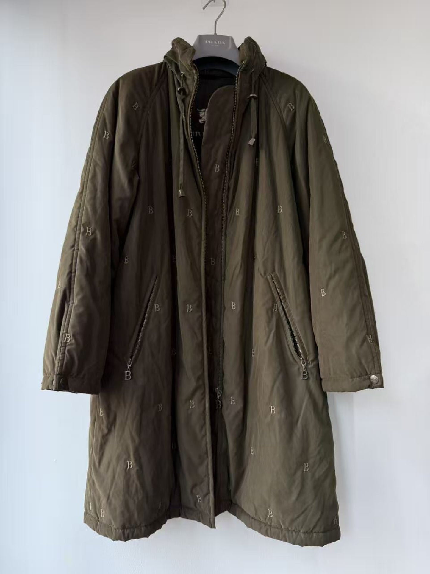 BURBERRY LONDON Authentic Burberry B Logo Print Military Green Padded Coat, Hooded, Mid-Length, Unisex, Sanyo Shokai