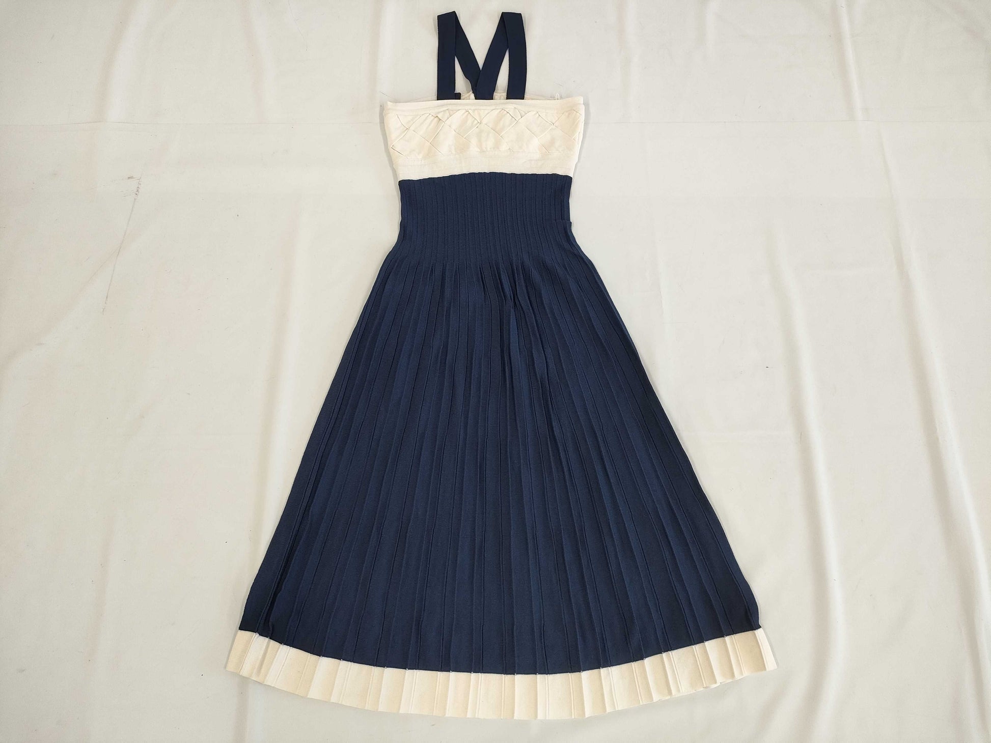 CHANEL Ivory Navy Size 36 Dress
