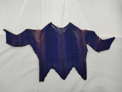 ISSEY MIYAKE Blue V-shaped Design Top