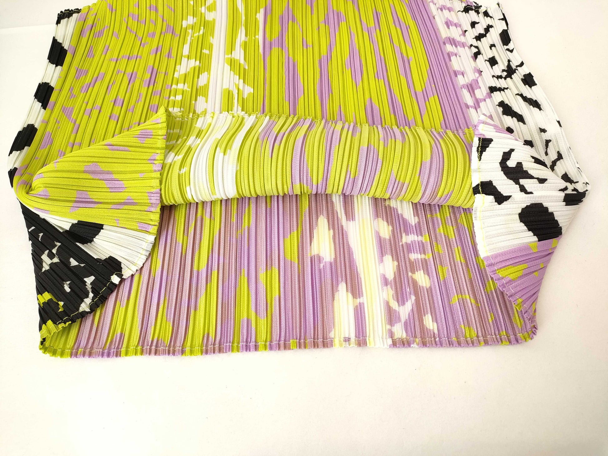 PLEATS PLEASE Issey Miyake all-over print sleeveless top PP83-JK631 Multicolor Top