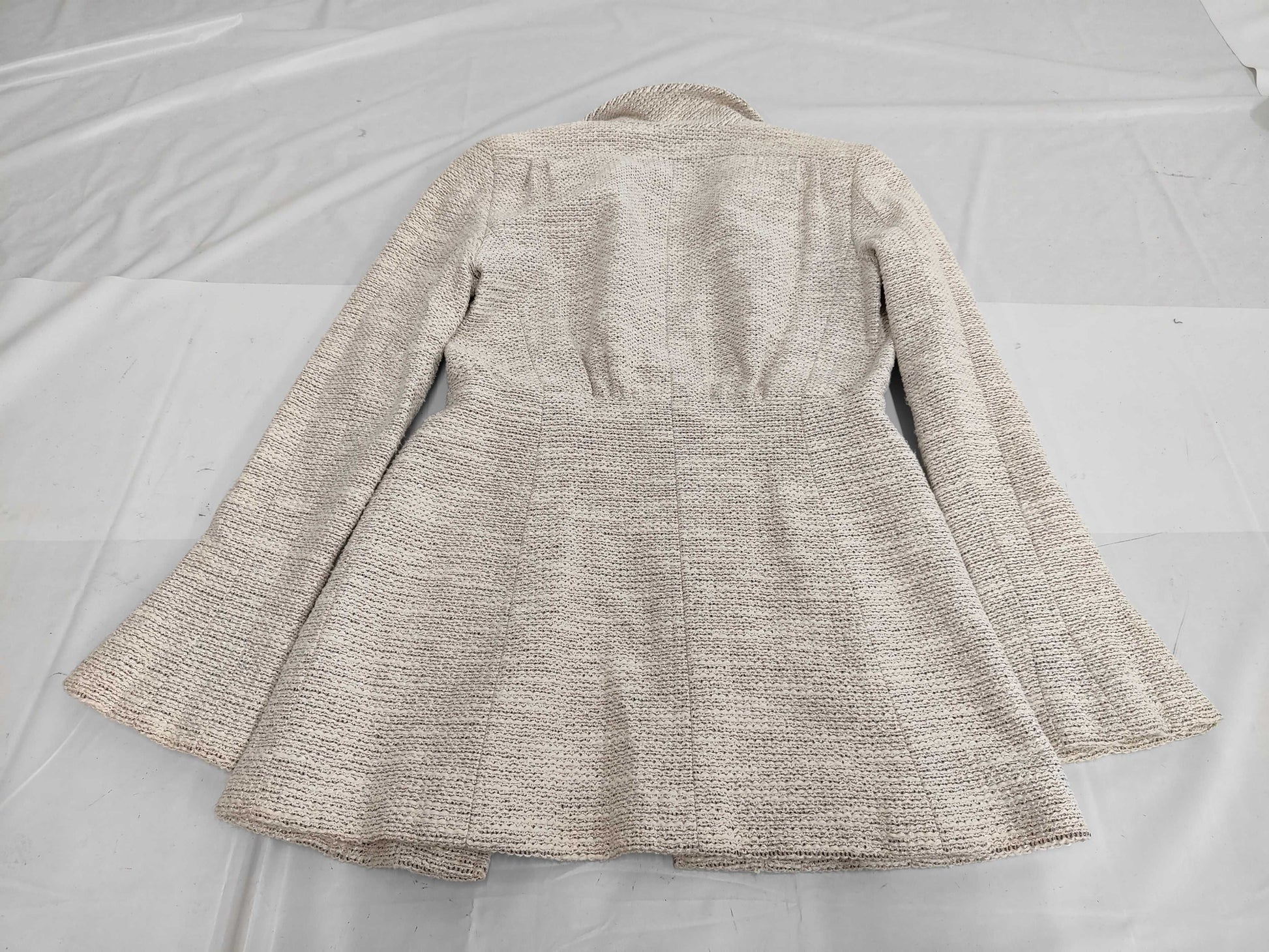 CHANEL 02P Rayon x Cotton x Silk Tweed Jacket P19312 Ivory Size 38 Jacket