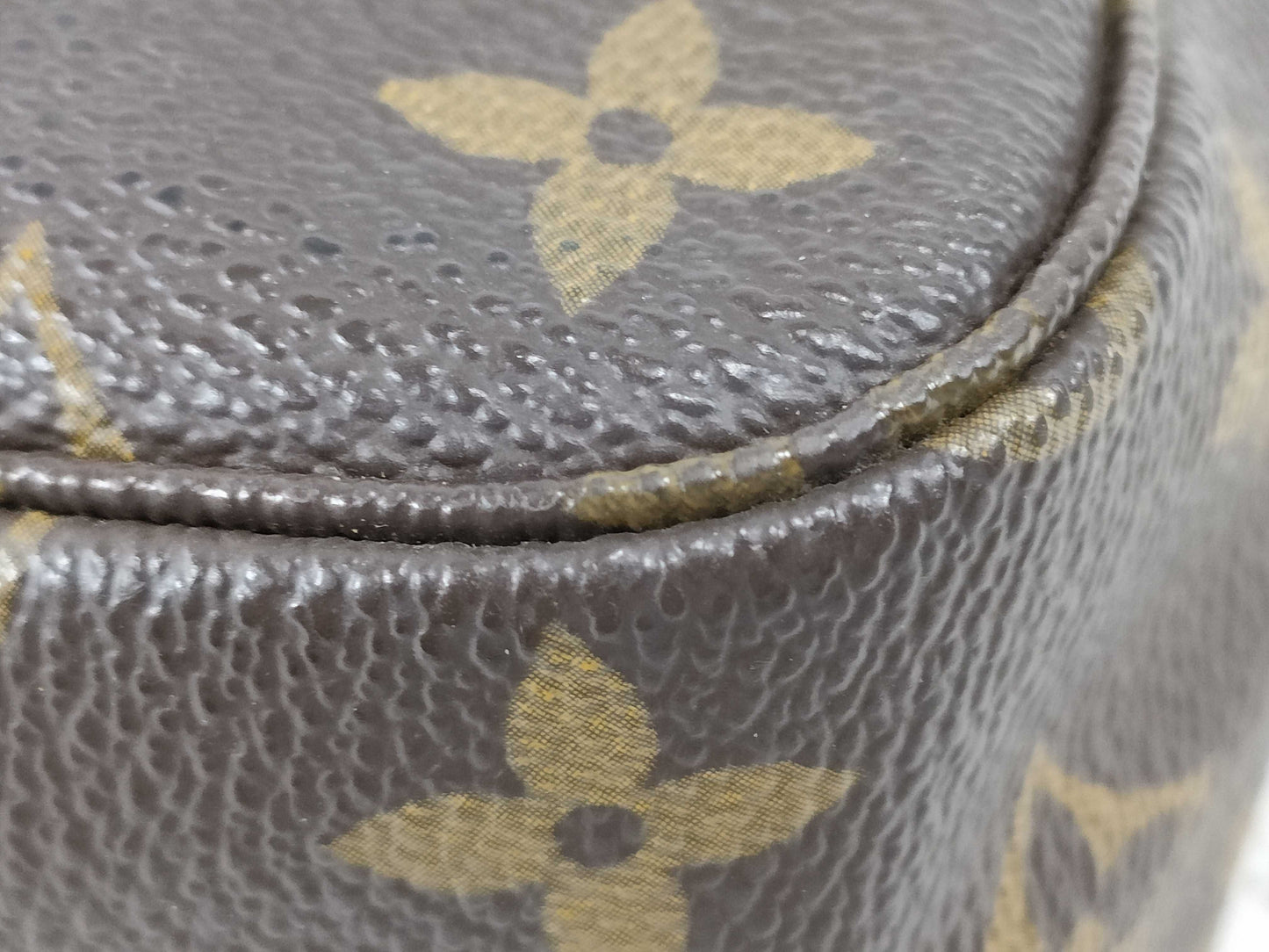 LOUIS VUITTON Monogram Louis Vuitton M47522 Pouch