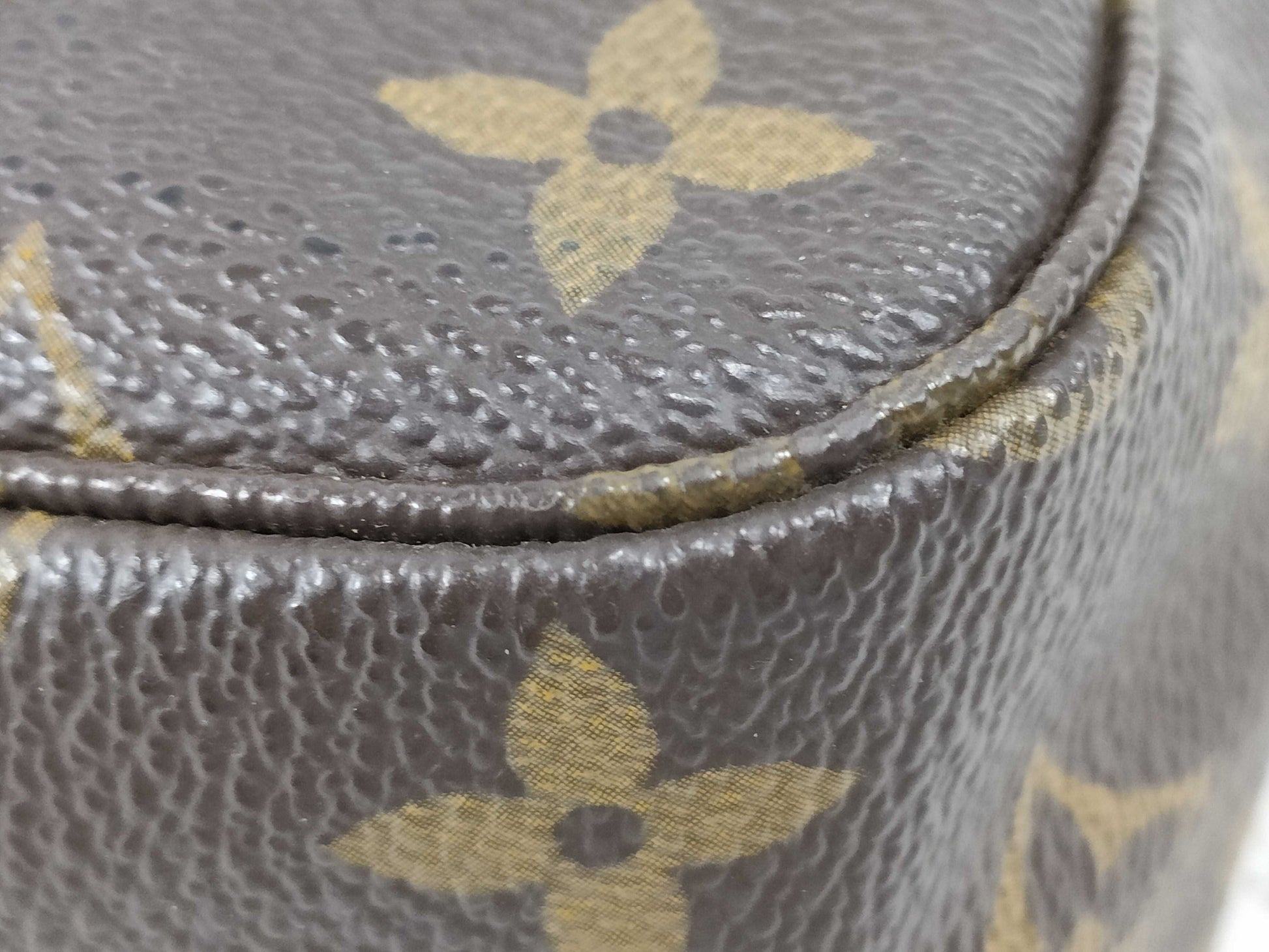 LOUIS VUITTON Monogram Louis Vuitton M47522 Pouch