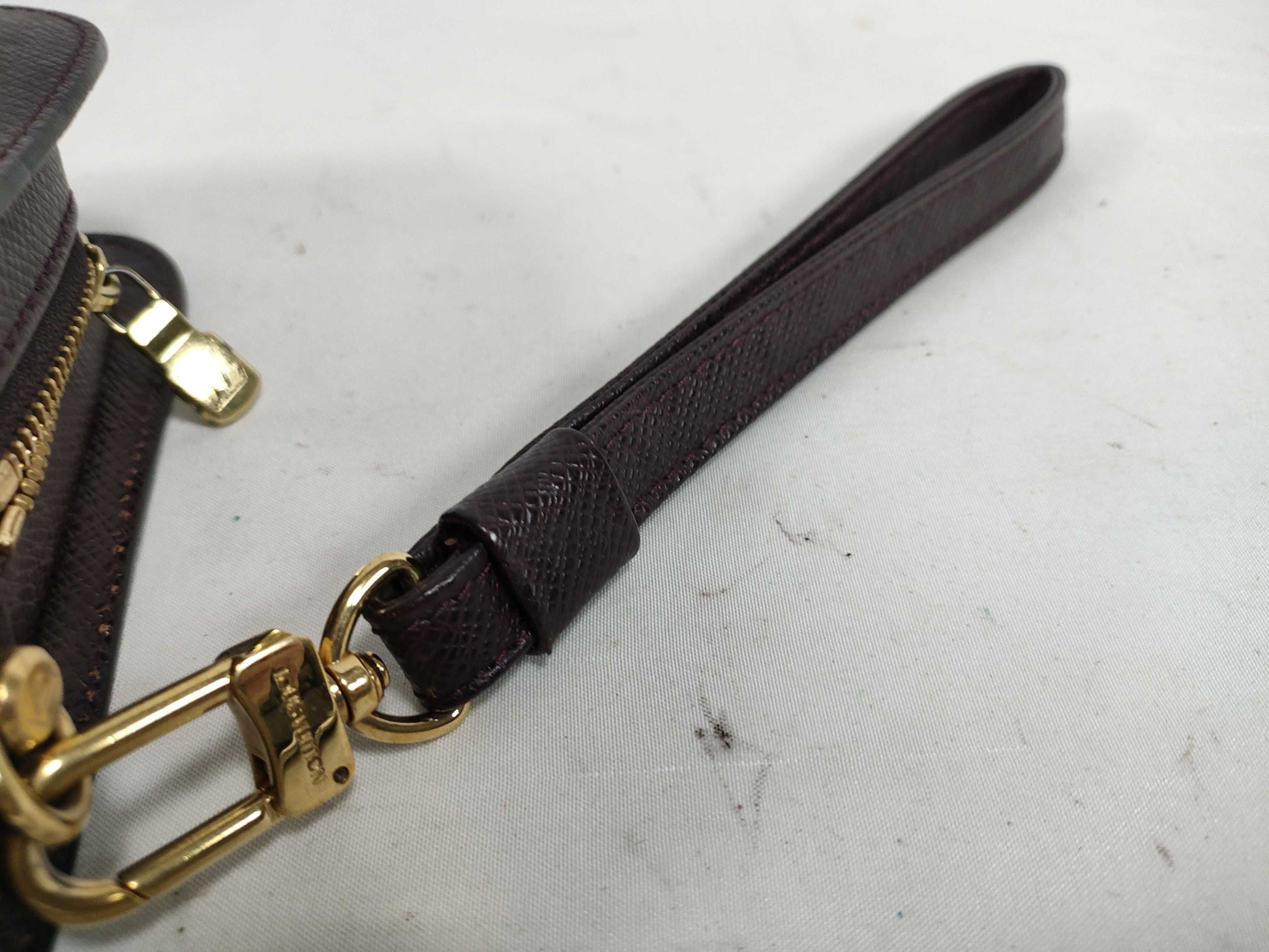 LOUIS VUITTON Taiga Louis Vuitton M30186 Second Bag