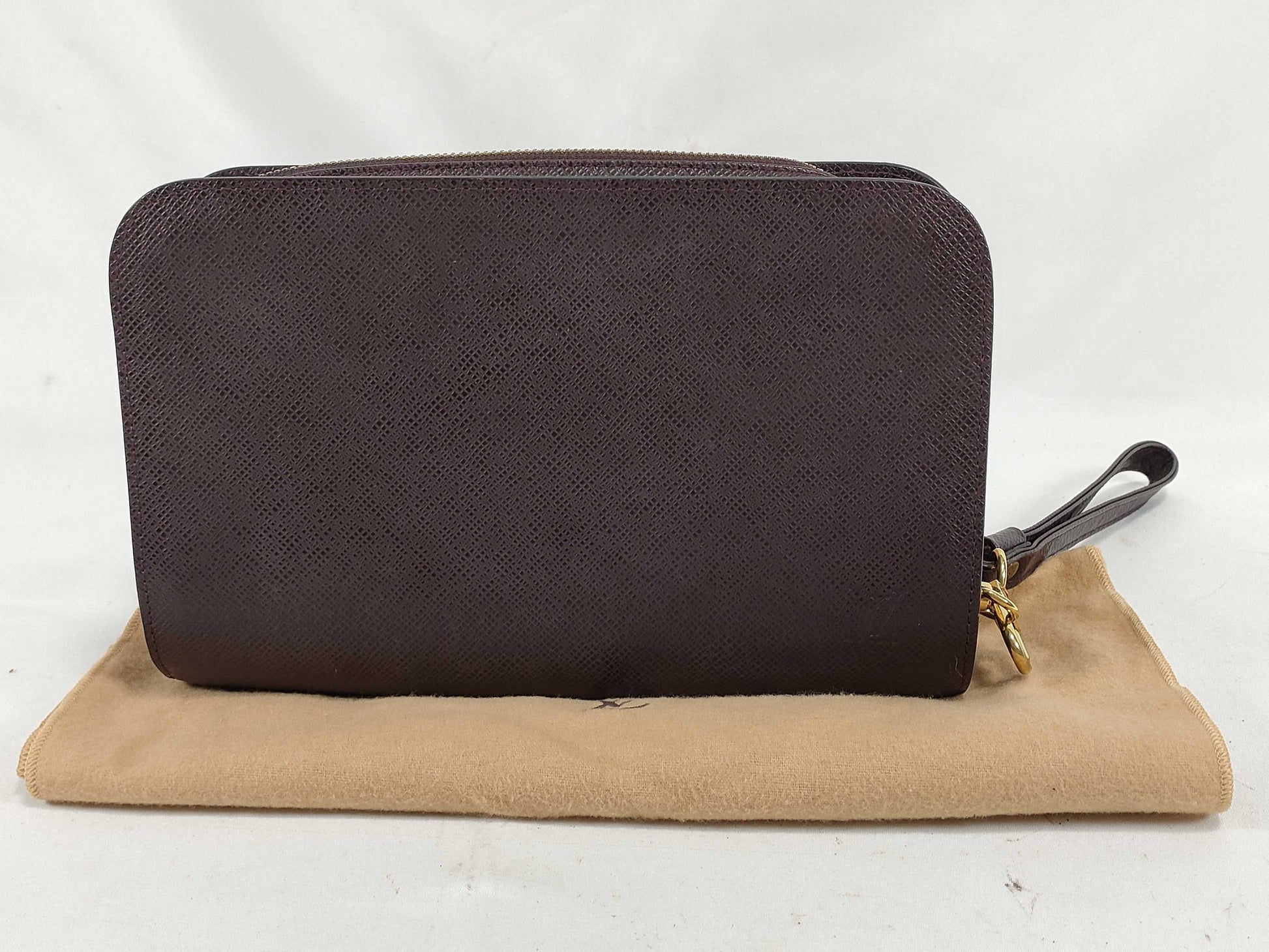 LOUIS VUITTON Taiga Louis Vuitton M30186 Second Bag