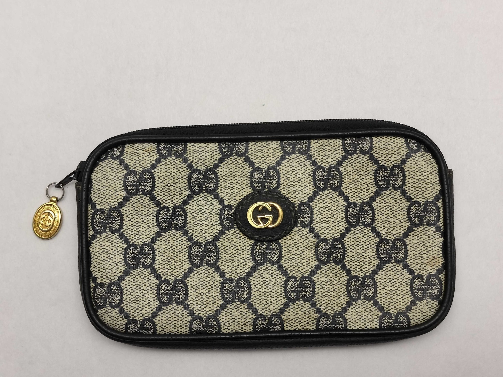 GUCCI GG Supreme Gucci Pouch Pouch