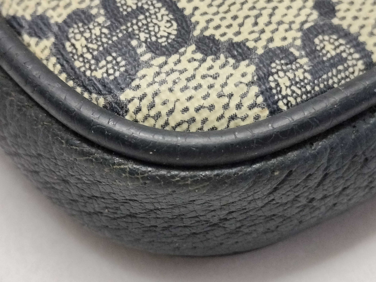 GUCCI GG Supreme Gucci Pouch Pouch