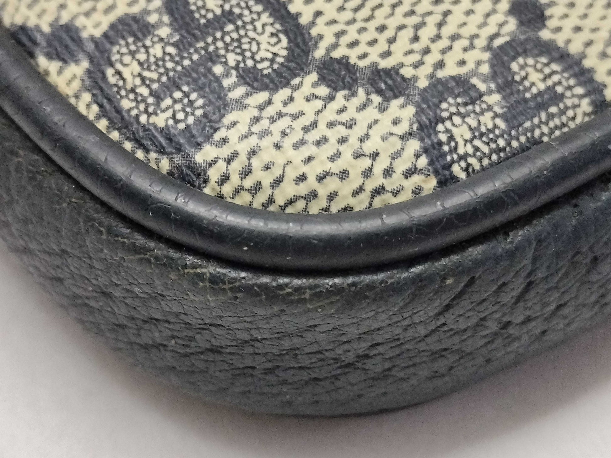 GUCCI GG Supreme Gucci Pouch Pouch