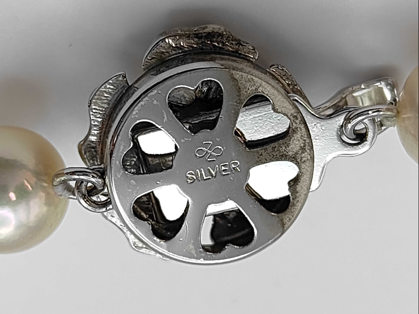 Pearl diameter approximately 7.6-7.8mm, Sterling Silver / Pearl diameter approximately 9.2mm, 18K Gold , 39.7g Necklace 