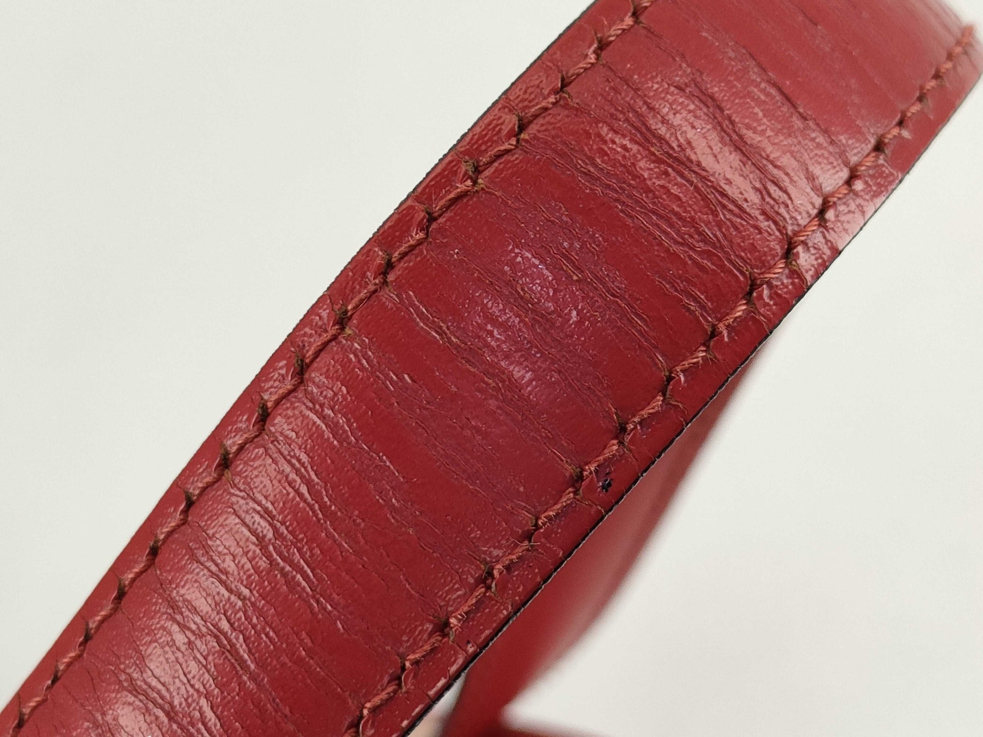 LOUIS VUITTON Epi Louis Vuitton Cluny Epi Shoulder Bag