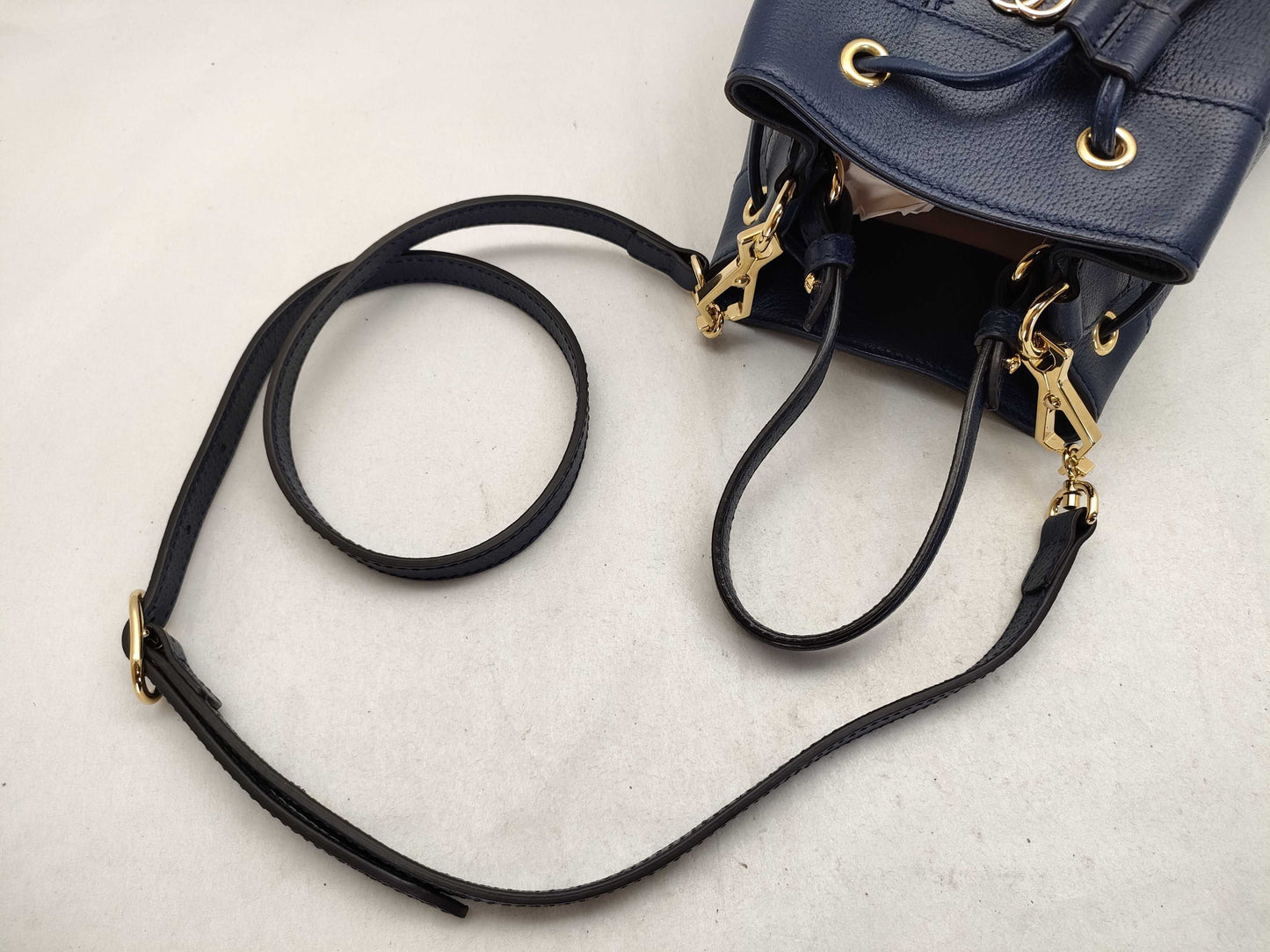 GUCCI GG Logo Off-White Small Bucket Bag Shoulder Bag Handbag