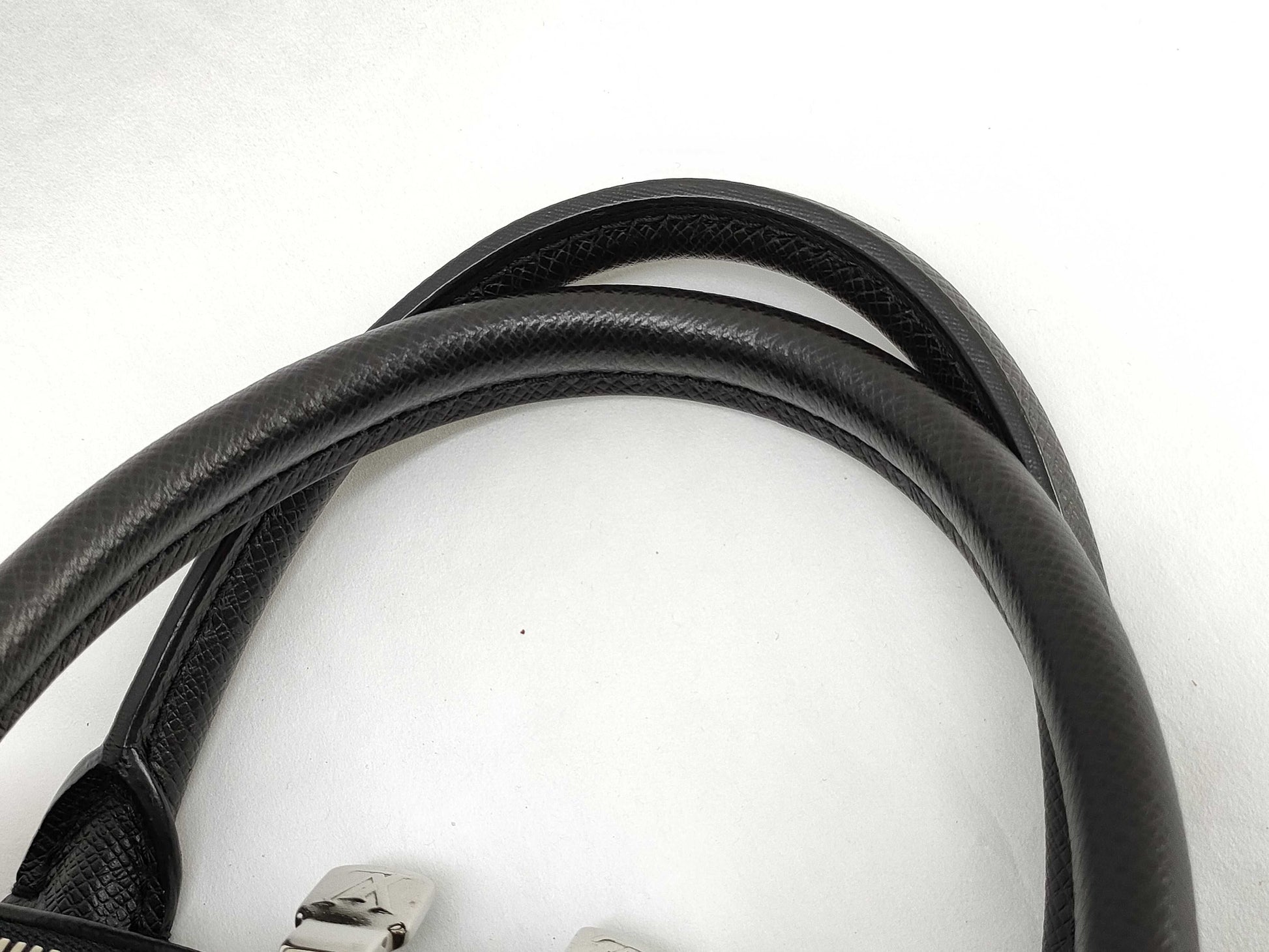 LOUIS VUITTON Taiga Louis Vuitton Porte Document Voyage Taiga Shoulder Bag Business Bag