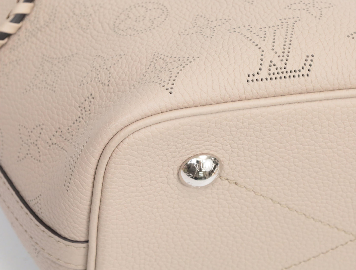 LOUIS VUITTON Mahina Blossom PM M21848 RFID Serial Shoulder Bag