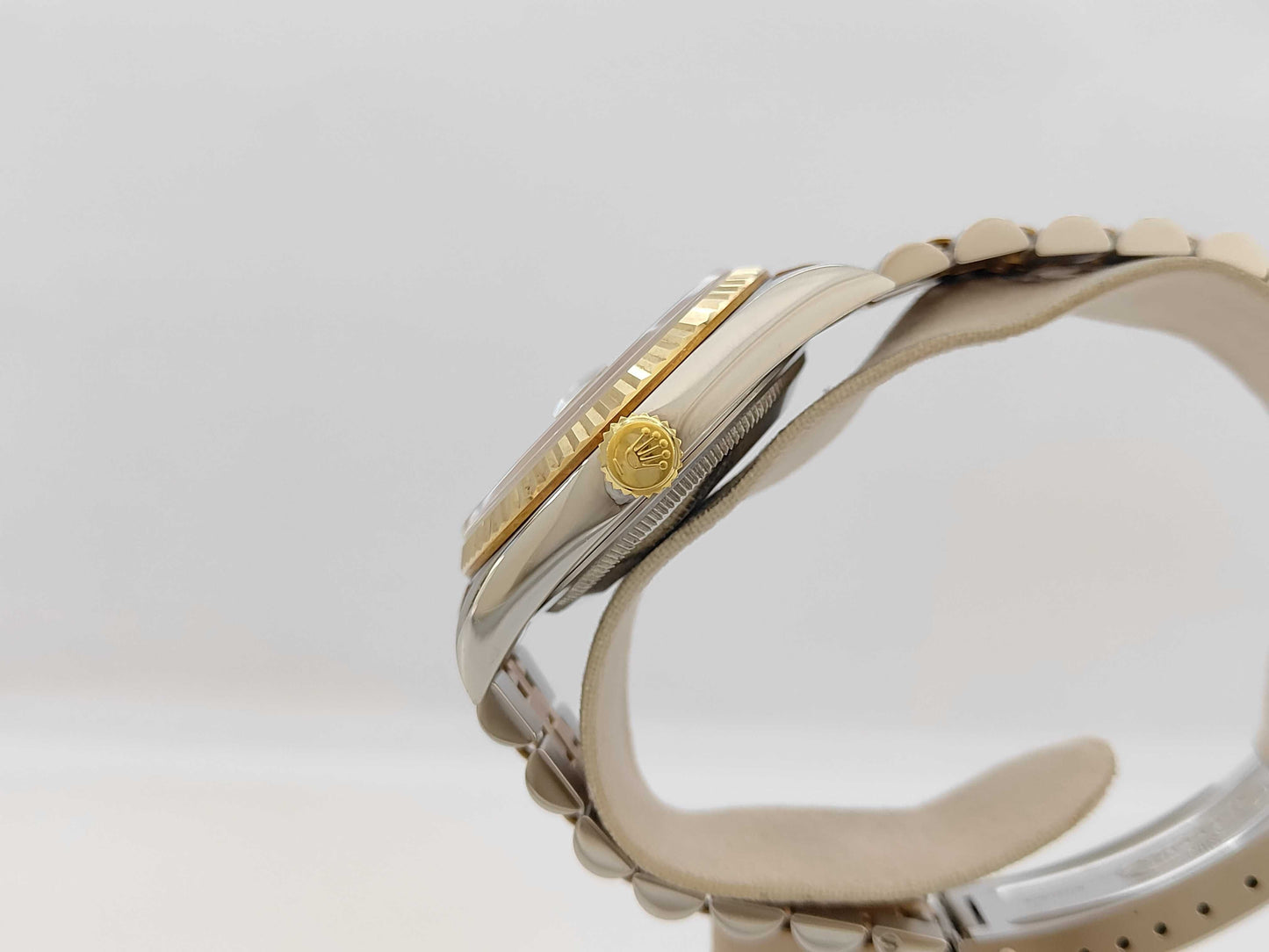 ROLEX 16233 K412947 Champagne Dial Jubilee Bracelet Boys' Watch