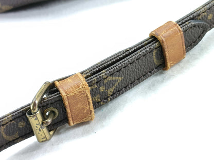 LOUIS VUITTON Monogram Amazon Monogram TH0950 Shoulder Bag