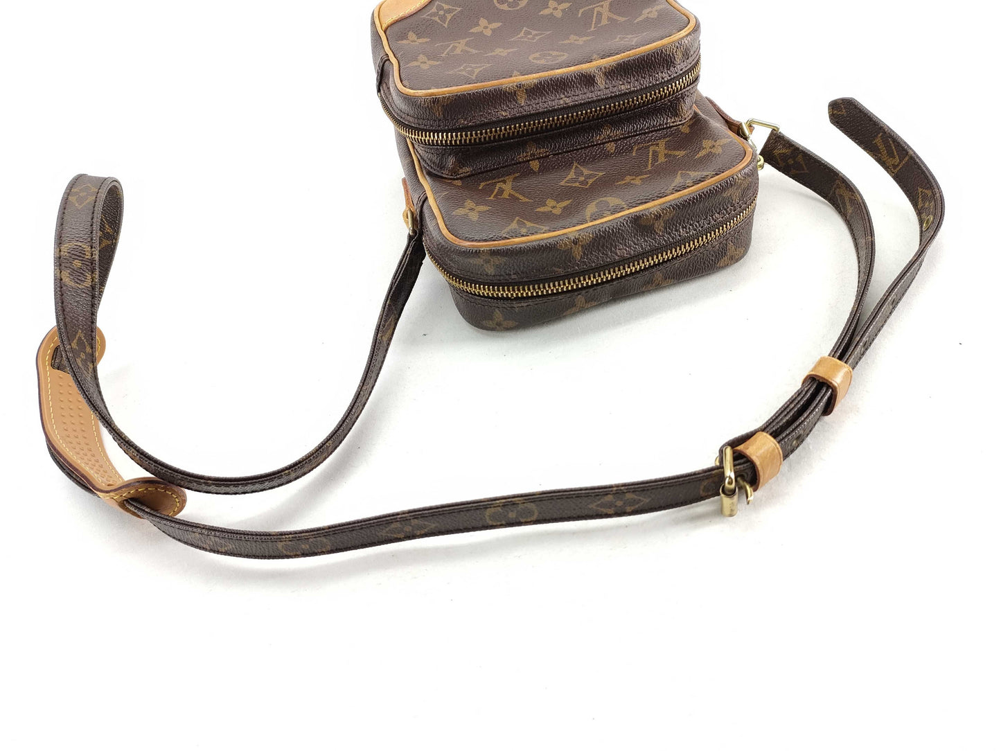 LOUIS VUITTON Monogram Amazon Monogram TH1919 Shoulder Bag