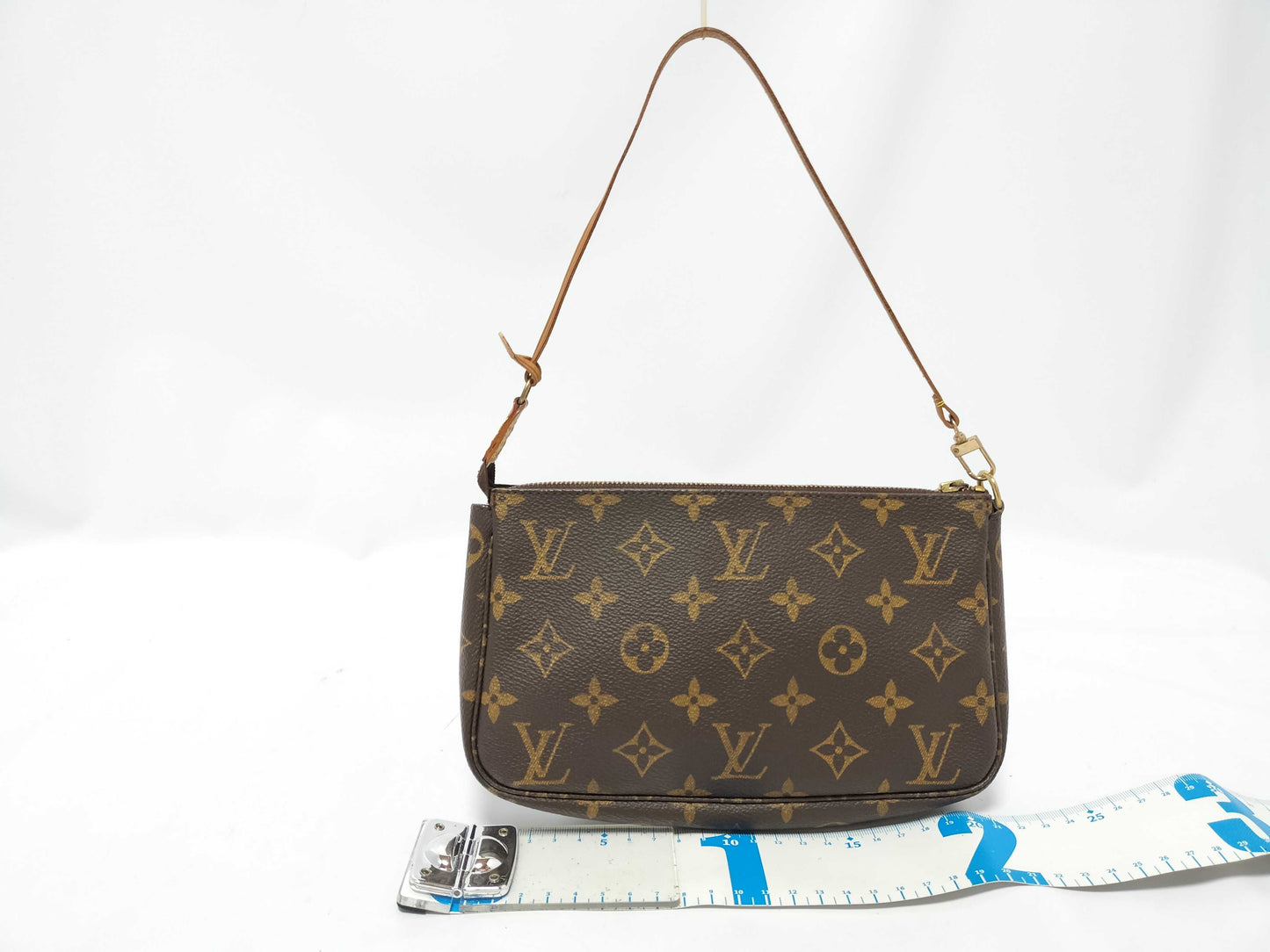 LOUIS VUITTON Monogram Accessoires Monogram AR0030 Pouch