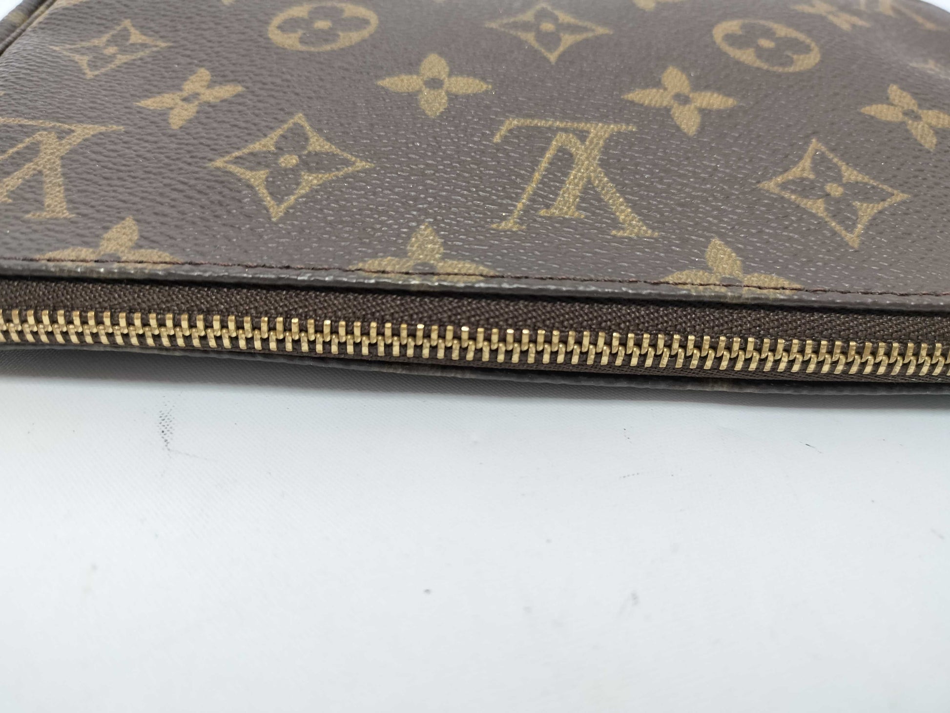 LOUIS VUITTON Monogram Accessoires Monogram VI1001 Pouch