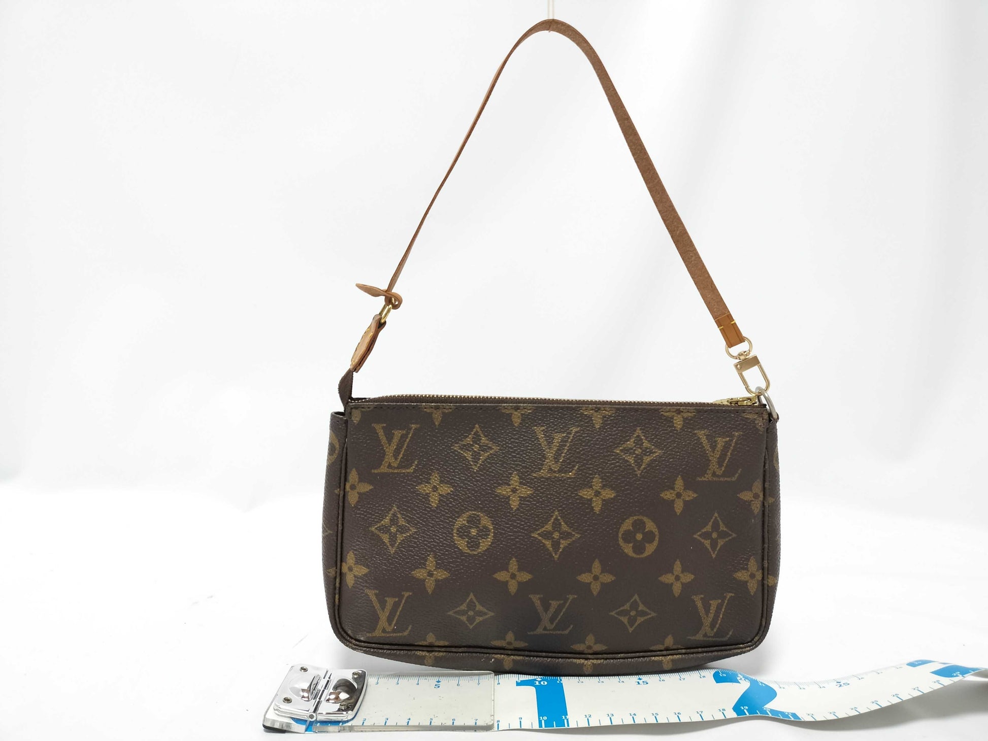 LOUIS VUITTON Monogram Accessoires Monogram VI1001 Pouch