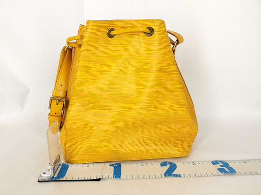 LOUIS VUITTON Epi Petit Noe Z8300 Shoulder Bag