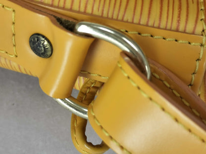 LOUIS VUITTON Epi Petit Noe Z8300 Shoulder Bag