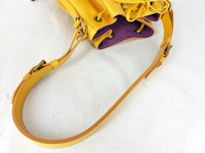 LOUIS VUITTON Epi Petit Noe Z8300 Shoulder Bag