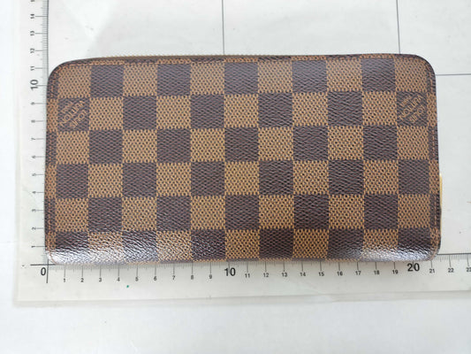 LOUIS VUITTON Damier Zippy Wallet N41661 MI1113 Wallet
