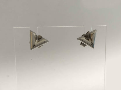 LOUIS VUITTON Essential V Earrings / M63208 / Silver / LE1254 / Excellent Condition Material: Metal Earrings