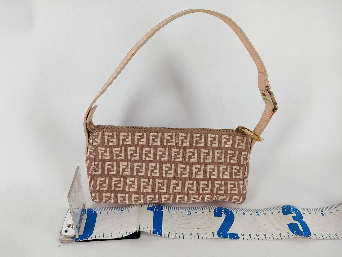 FENDI Mamma Fendi Zucchino Pink One-Shoulder Accessory Pouch Handbag