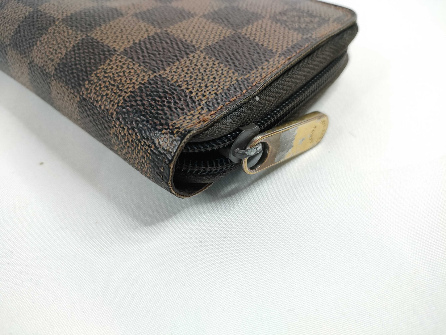 LOUIS VUITTON Damier Zippy Wallet 