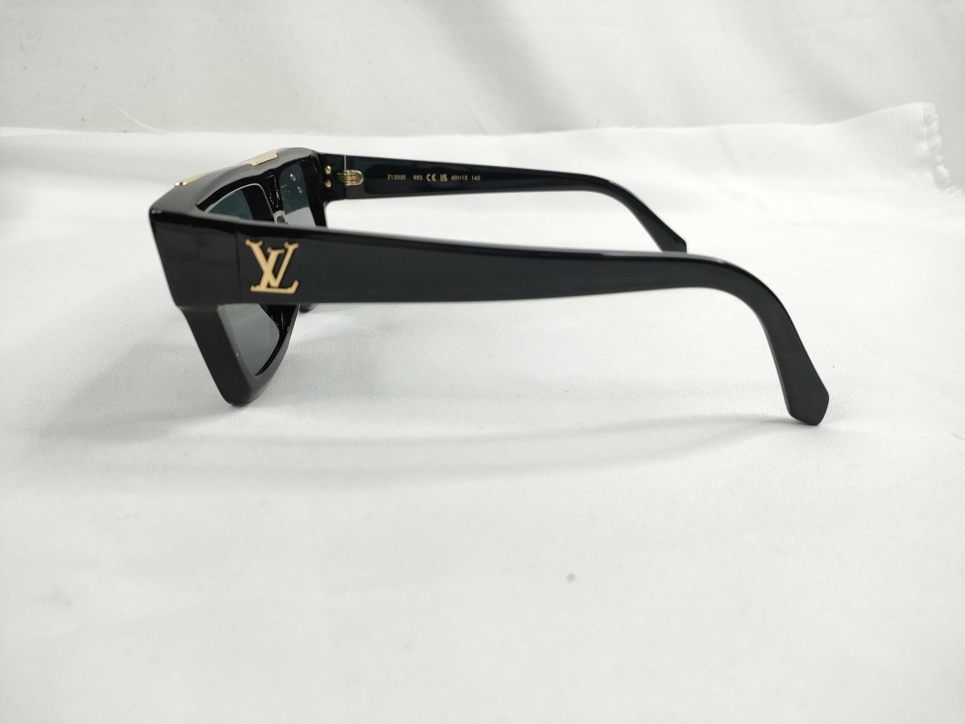 LOUIS VUITTON Louis Vuitton Z1502E Sunglasses Sunglasses and Glasses
