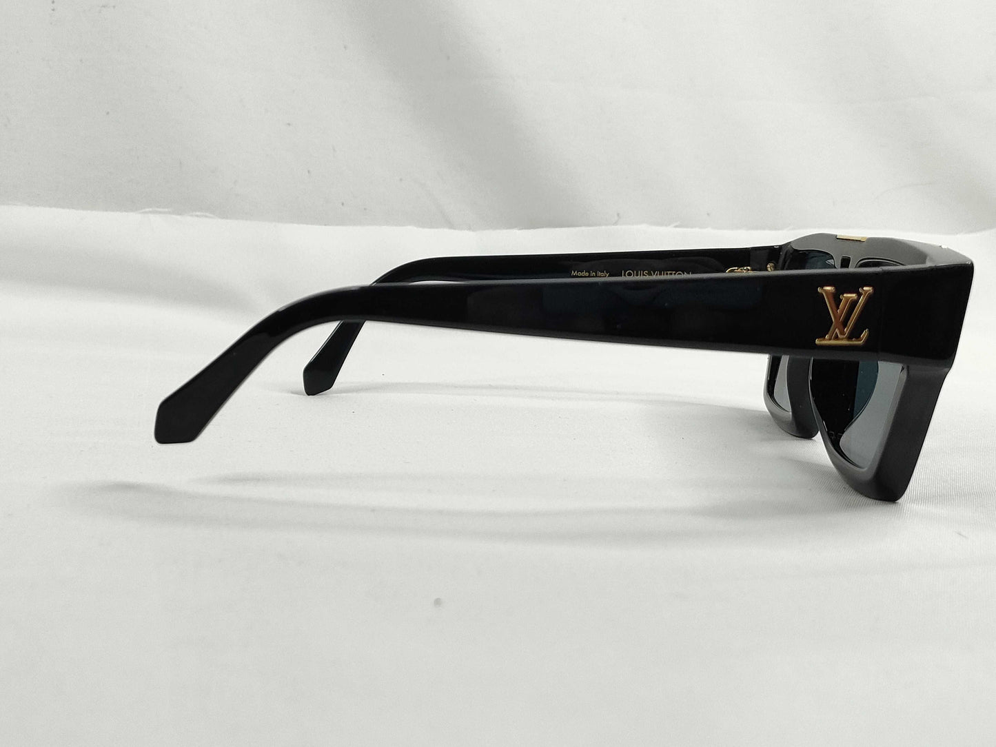 LOUIS VUITTON Louis Vuitton Z1502E Sunglasses Sunglasses and Glasses