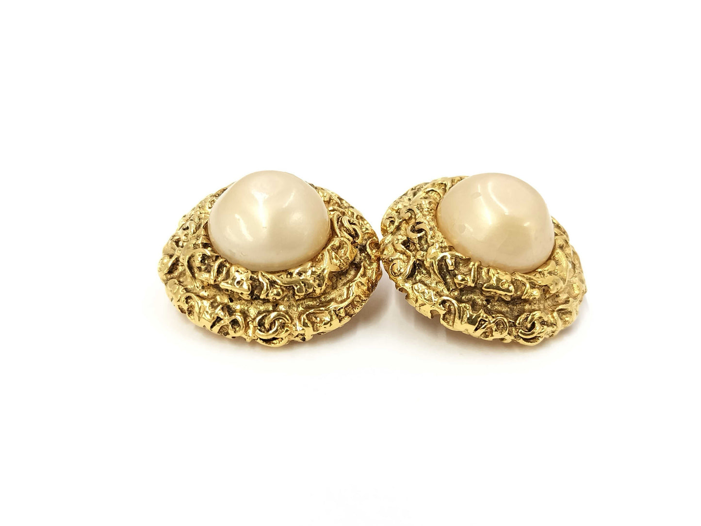 CHANEL 93A Lava Coco Mark Pearl Earrings