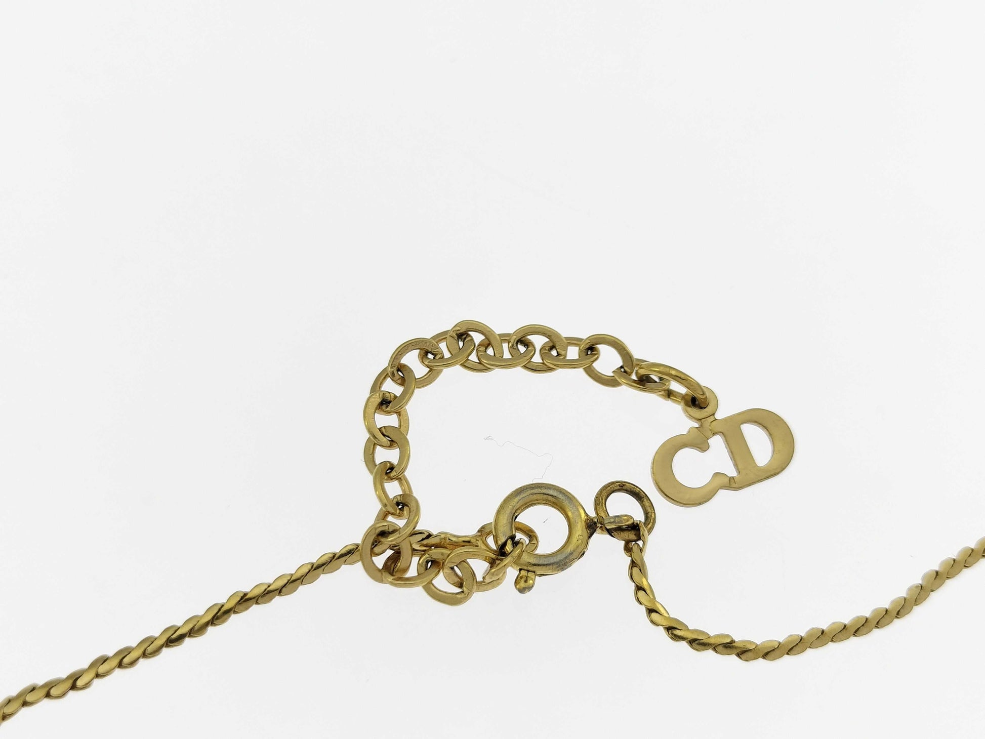 Dior logo necklace