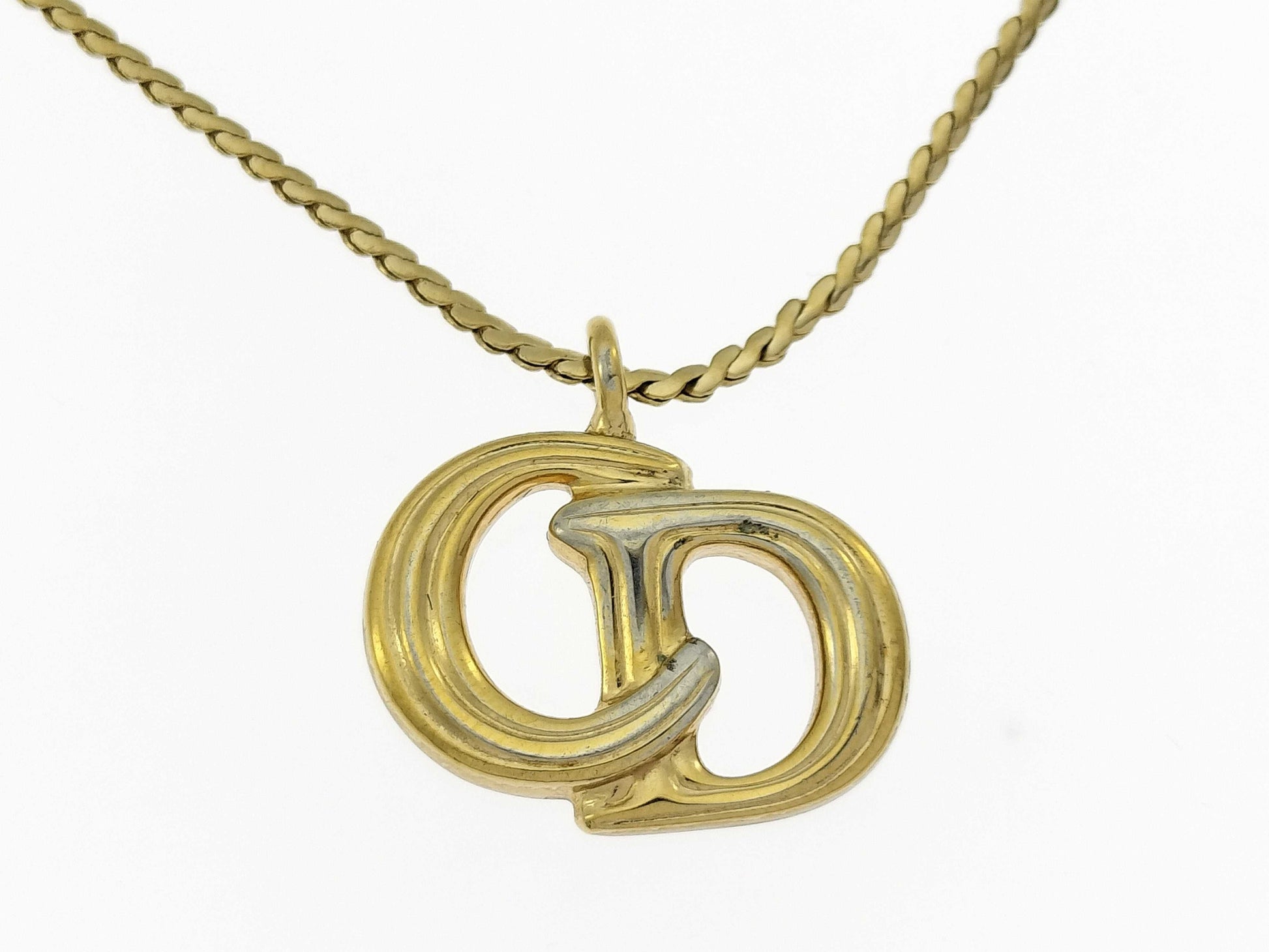 Dior logo necklace