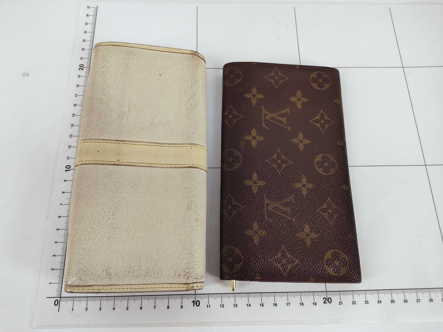 LOUIS VUITTON Monogram Louis Vuitton Wallets and Other Items - Set of 5 Louis Vuitton Wallets