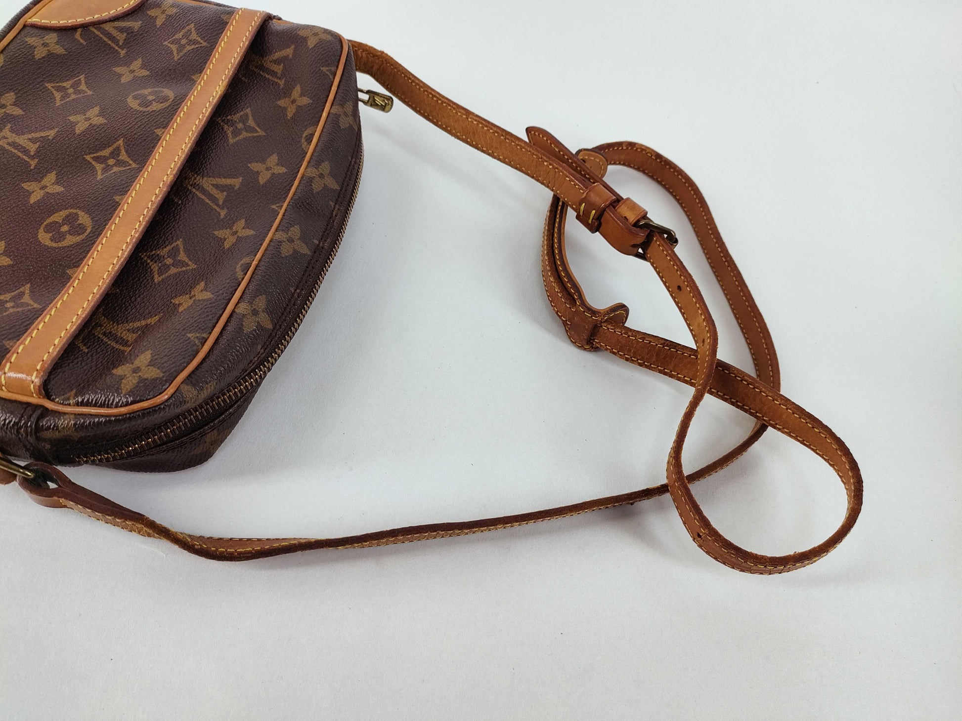 LOUIS VUITTON Monogram Louis Vuitton Trocadero 23 Shoulder Bag Louis Vuitton Shoulder Bag