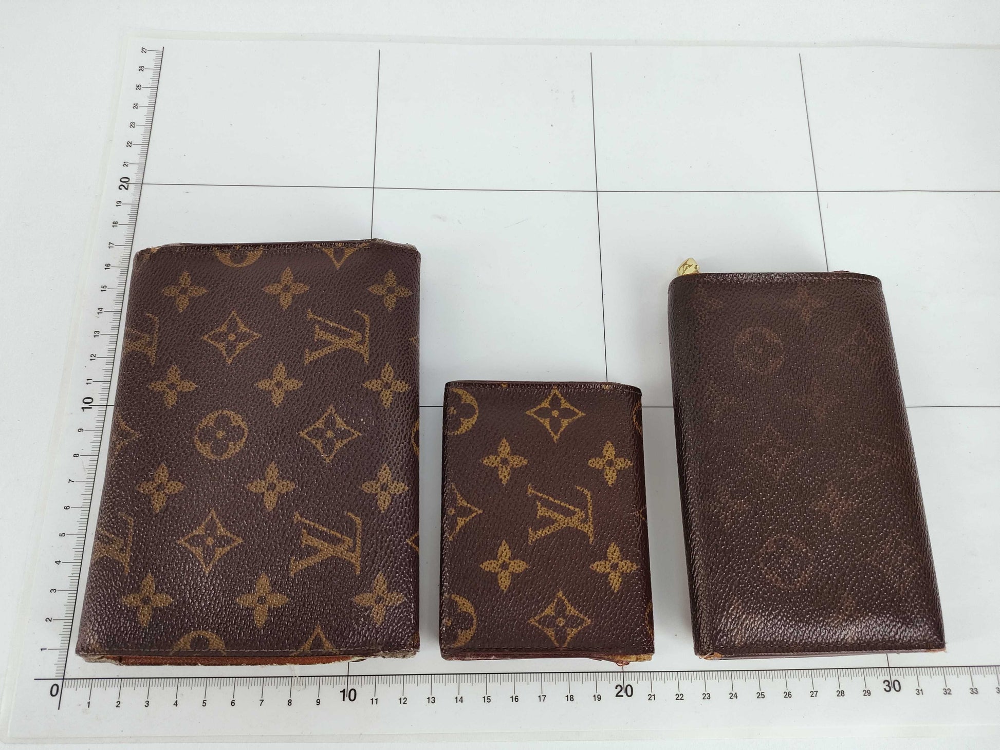 LOUIS VUITTON Monogram Louis Vuitton Wallet Set of 5 Louis Vuitton Wallets