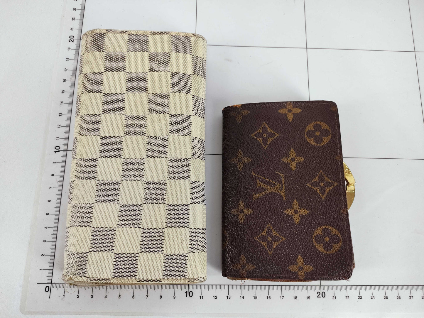 LOUIS VUITTON Monogram Louis Vuitton Wallet Set of 5 Louis Vuitton Wallets